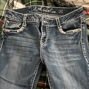 L.A. Idol Distressed Blue Jeans with Sparkling Details